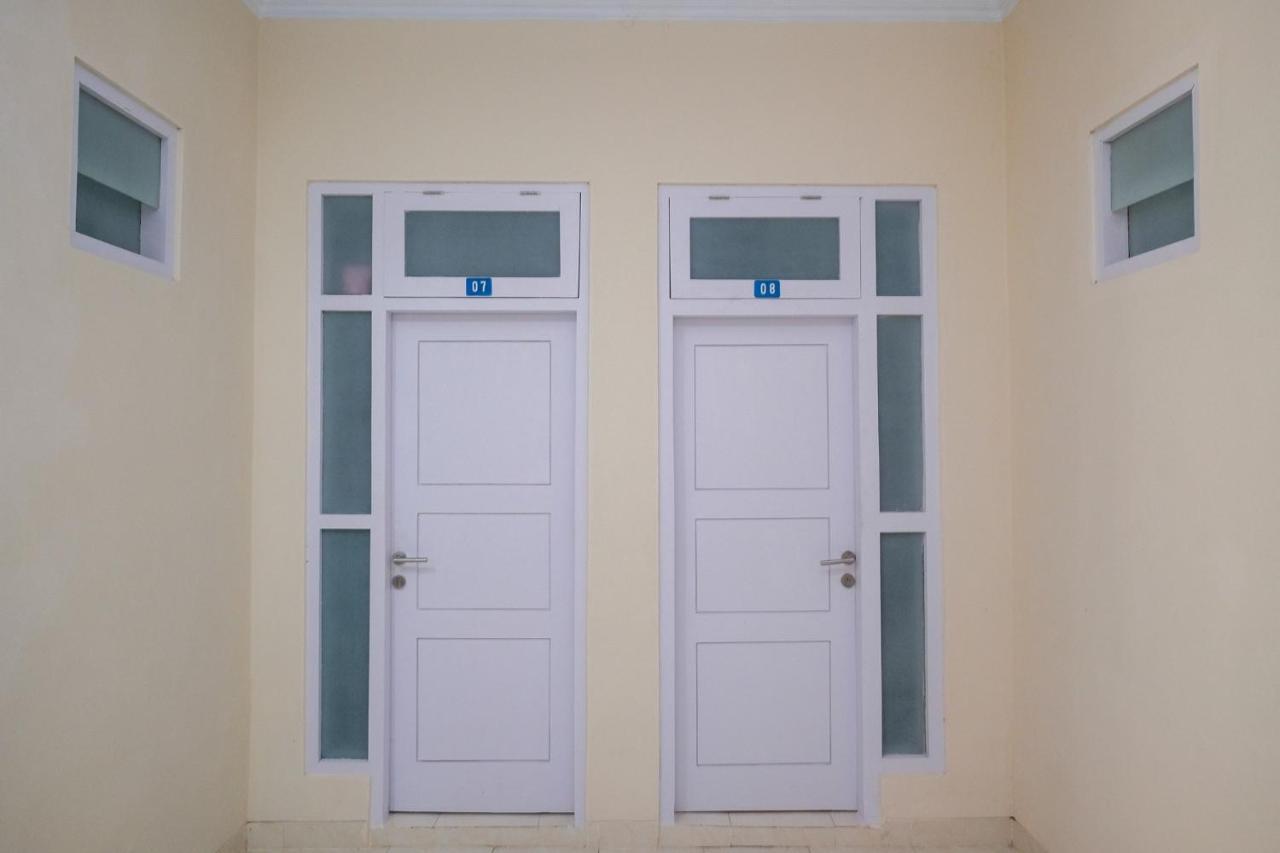 Kejayan Reddoorz Syariah Near Universitas Mercu Buana Kampus 2 Yogyakarta מראה חיצוני תמונה